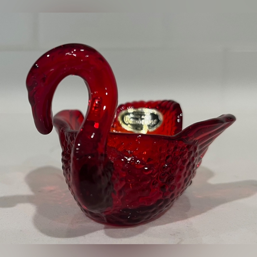 Cambridge Glass 3" Swan In Carmen Color Rare, Vintage Type III  EUC